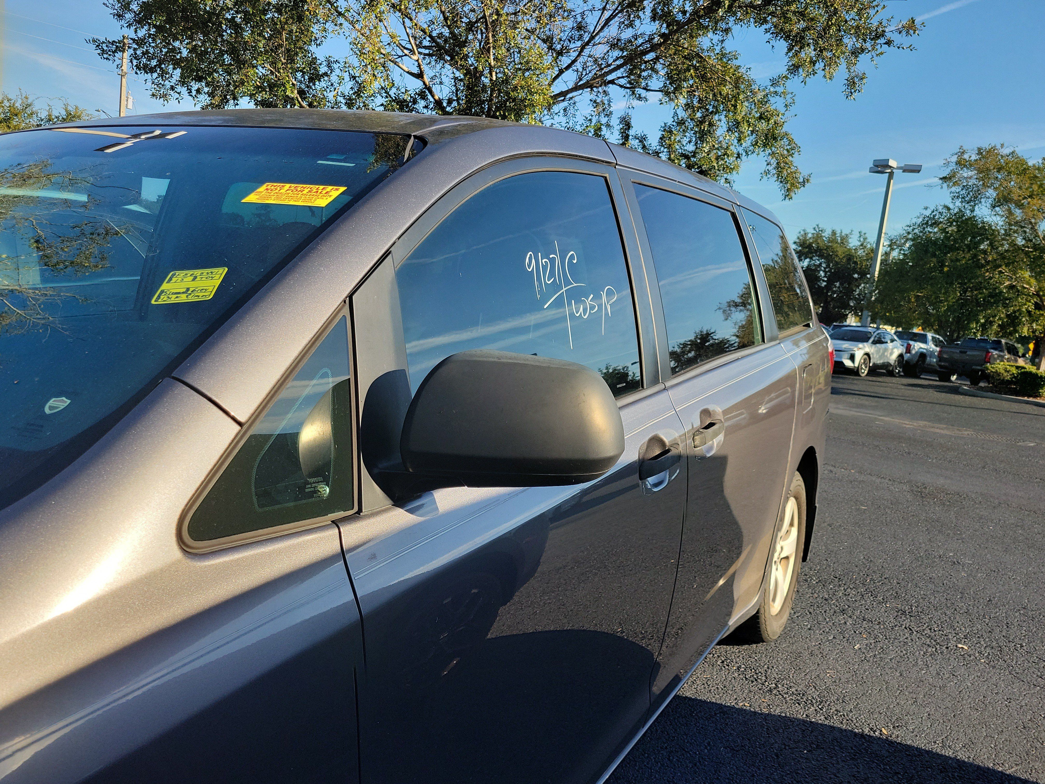 Used 2015 Toyota Sienna L FWD image 23