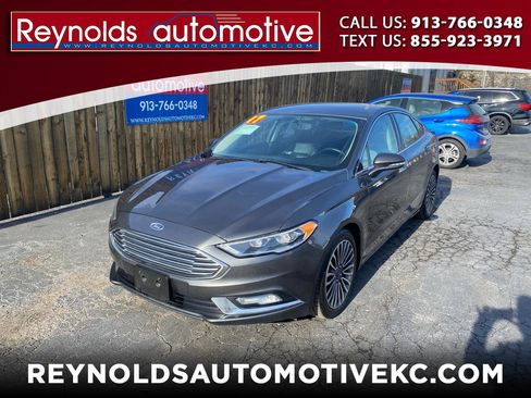 Used 2017 Ford Fusion SE w/ Fusion SE Technology Package image 1