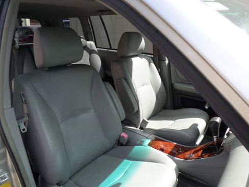 Used 2004 Toyota Highlander Limited image 14