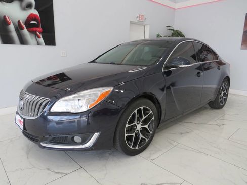 Used 2017 Buick Regal Sport Touring image 8