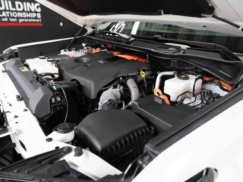 Used 2023 Toyota Tundra Platinum image 32