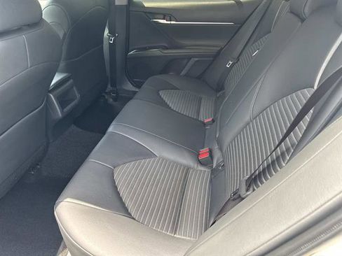 Used 2018 Toyota Camry SE w/ Convenience Package FWD image 13