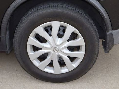 Used 2016 Nissan Rogue S FWD image 25