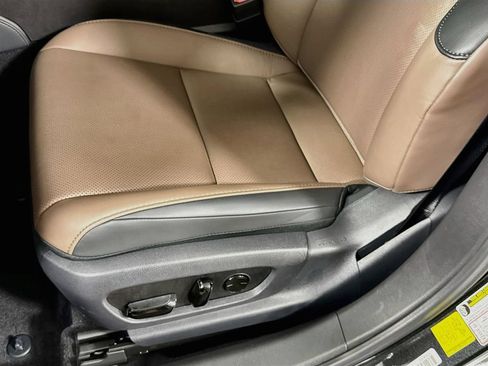 Used 2025 Lexus ES 350 w/ Premium Package FWD image 25