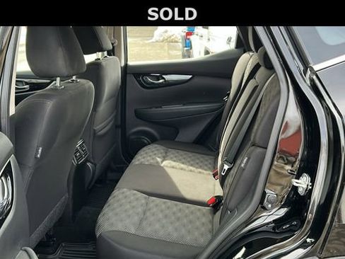 Used 2022 Nissan Rogue Sport SV image 21