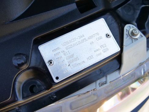 Used 2005 Pontiac GTO / 6.0L V8 / Leather Seats / LO image 33