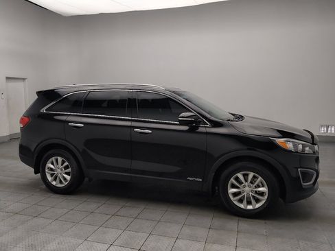 Used 2017 Kia Sorento AWD w/ LX V6 Convenience Package image 11