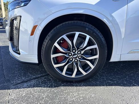 New 2025 Cadillac XT6 Sport image 10