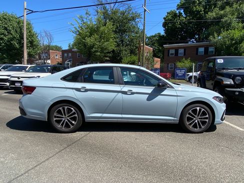 Used 2025 Volkswagen Jetta Sport FWD image 2