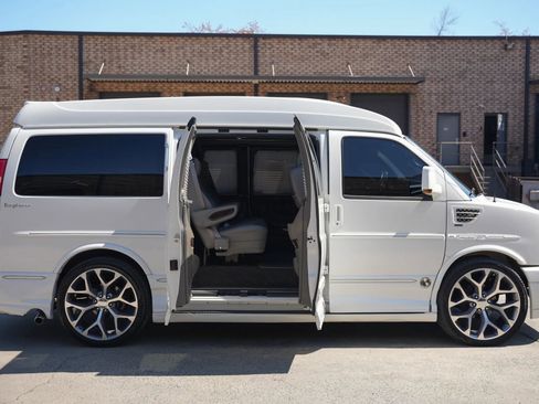 Used 2012 GMC Savana 1500 RWD image 17