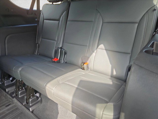 Used 2026 Chevrolet Suburban LT w/ Comfort Package RWD image 19
