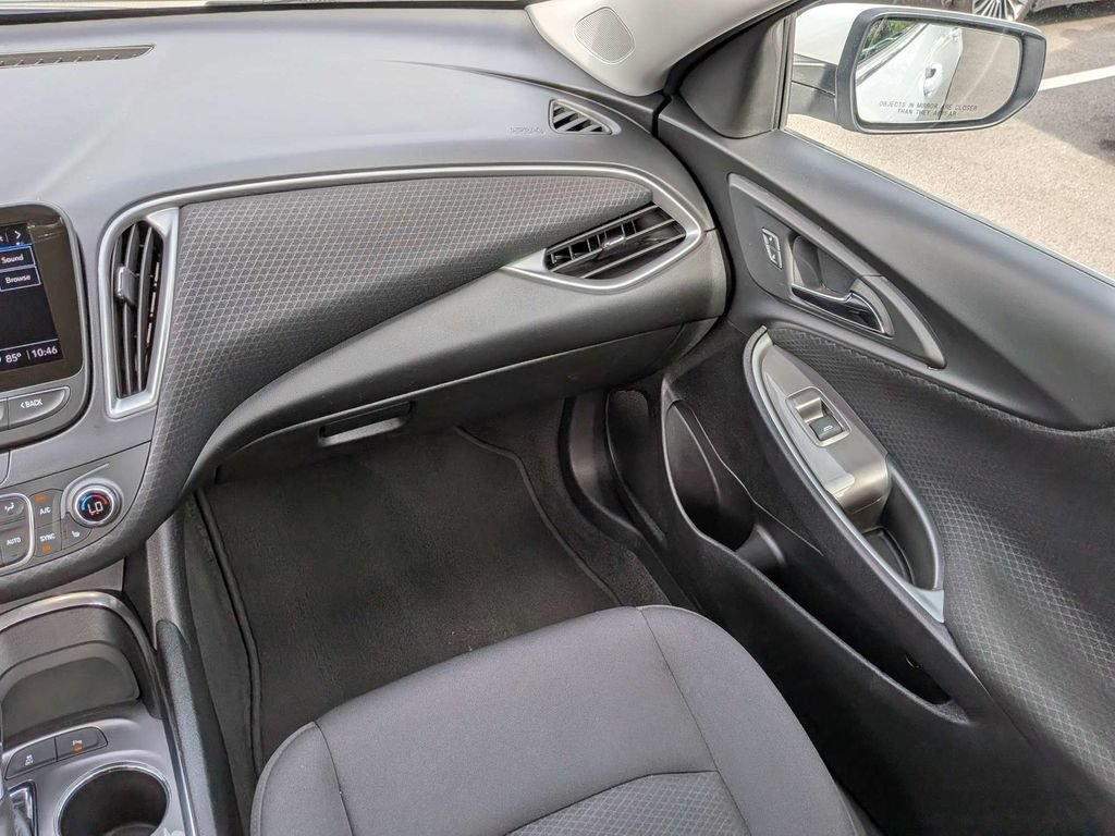 Used 2025 Chevrolet Malibu LT FWD image 16