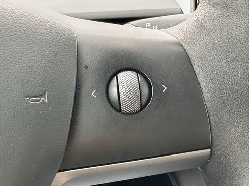 Used 2024 Tesla Model Y Long Range image 28