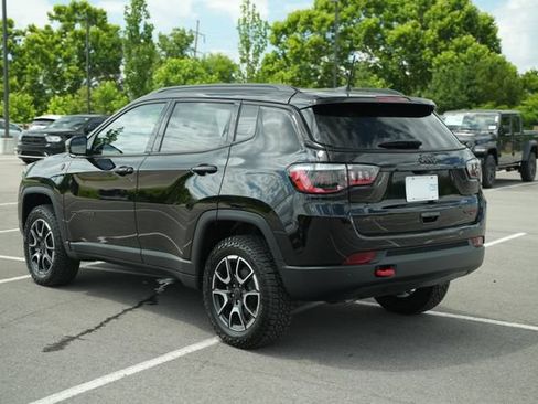 New 2026 Jeep Compass Trailhawk w/ Sun, Sound & Navigation Group AWD/4WD image 5