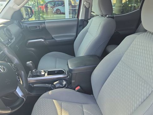 Used 2023 Toyota Tacoma SR5 w/ Technology Package AWD/4WD image 9