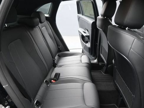 Certified 2025 Mercedes-Benz GLA 250 image 29