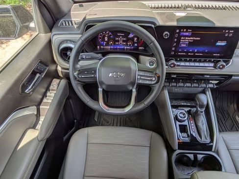 Used 2024 Chevrolet Colorado ZR2 w/ ZR2 Convenience Package III image 17