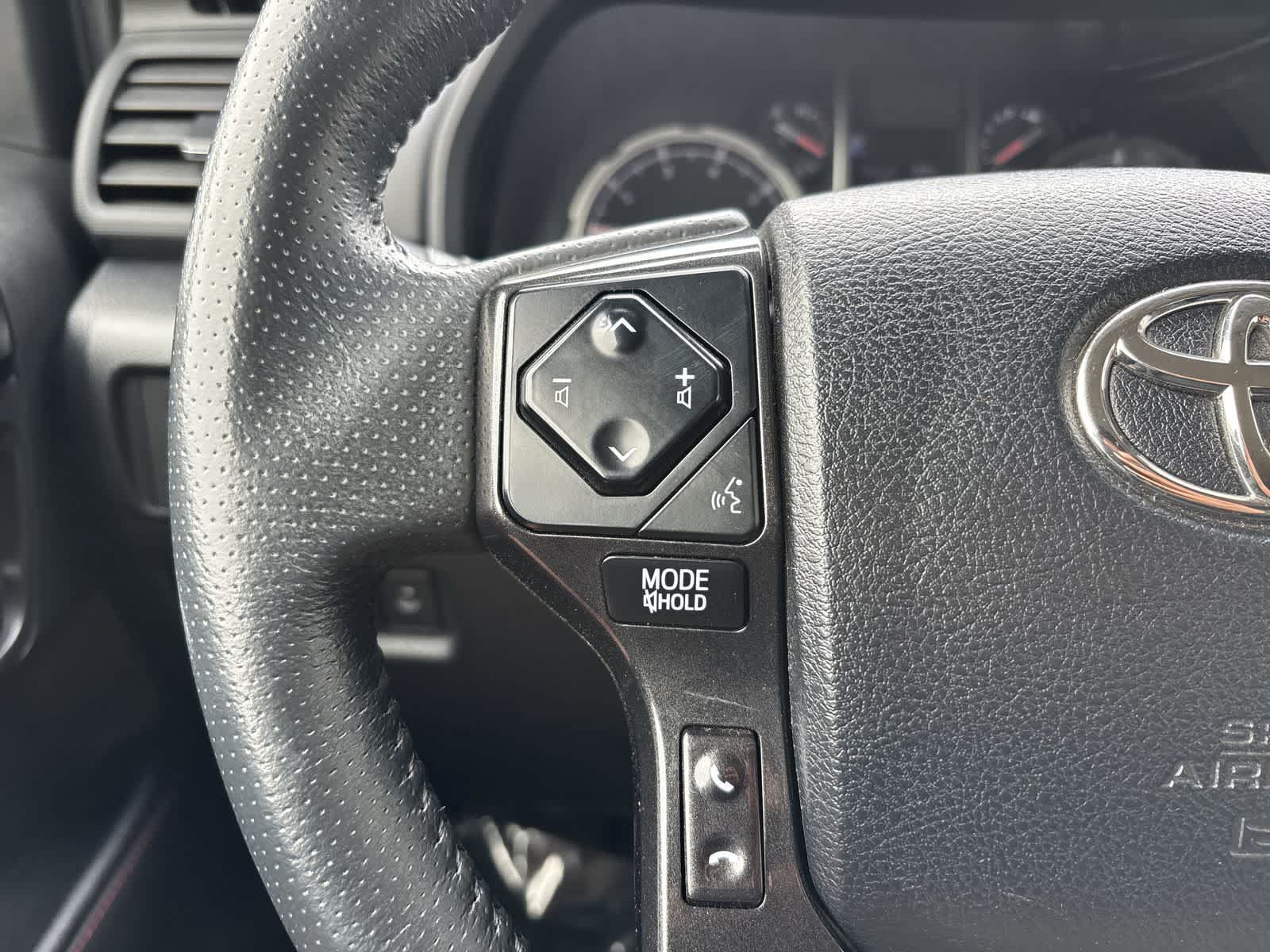 Used 2022 Toyota 4Runner TRD Off-Road AWD/4WD image 14