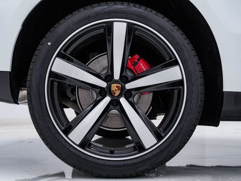 New 2026 Porsche Macan S image 10