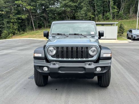 Used 2024 Jeep Wrangler Unlimited Sport AWD/4WD image 2