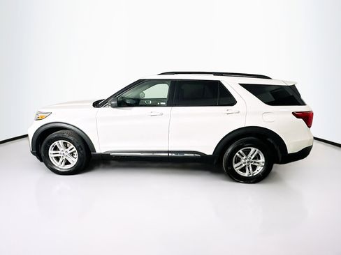 Used 2020 Ford Explorer XLT w/ Equipment Group 202A image 4