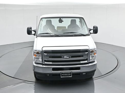 New 2026 Ford E-450 and Econoline 450 Super Duty w/ Power Equipment Group image 28