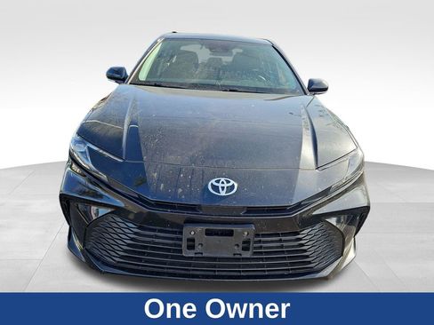 Used 2025 Toyota Camry LE image 2