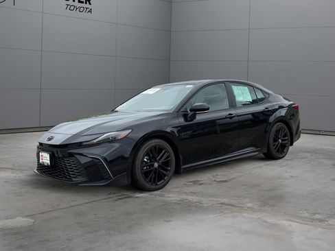Certified 2025 Toyota Camry SE w/ Convenience Package FWD image 7