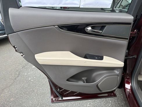 Certified 2023 Lincoln Nautilus Reserve image 12