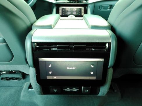 Used 2022 Jeep Grand Wagoneer Series III w/ Rear Seat Video Group 1 AWD/4WD image 36