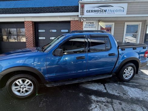 Used 2010 Ford Explorer Sport Trac XLT AWD/4WD image 2