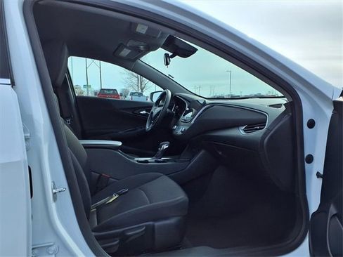 Used 2025 Chevrolet Malibu LT image 23