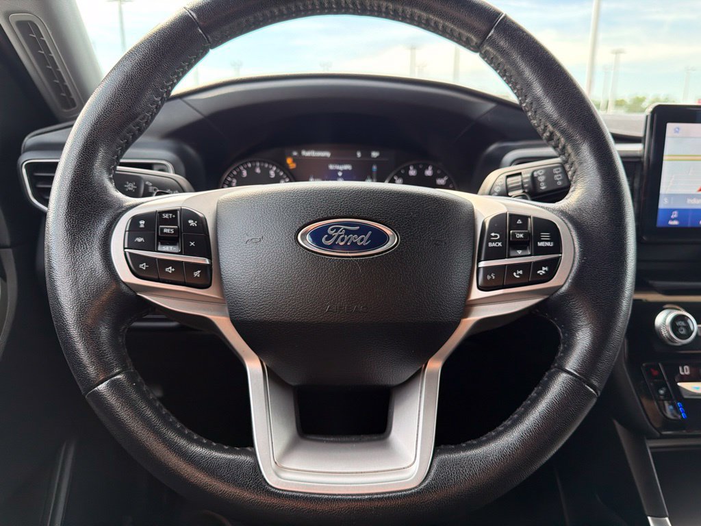 Used 2021 Ford Explorer Limited w/ Equipment Group 301A AWD/4WD image 34