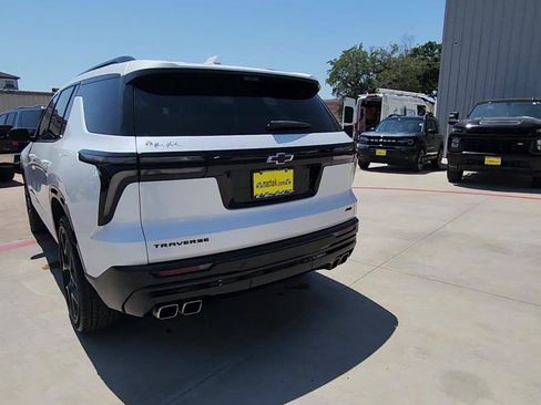 Used 2024 Chevrolet Traverse RS FWD image 7