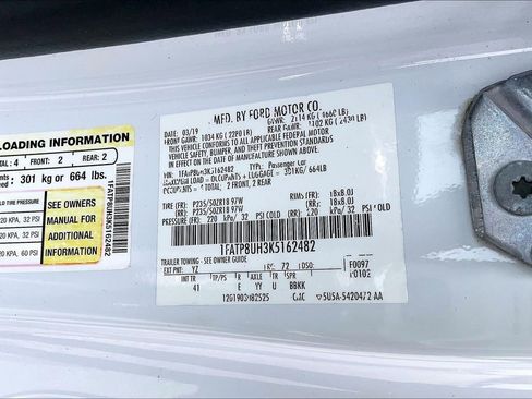 Used 2019 Ford Mustang Premium RWD image 33