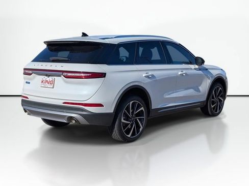 Used 2023 Lincoln Corsair Reserve AWD/4WD image 5