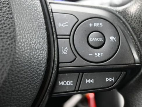 Used 2022 Toyota RAV4 LE image 26