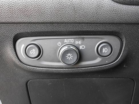 Used 2021 Buick Encore GX Essence w/ Experience Buick Package AWD/4WD image 26