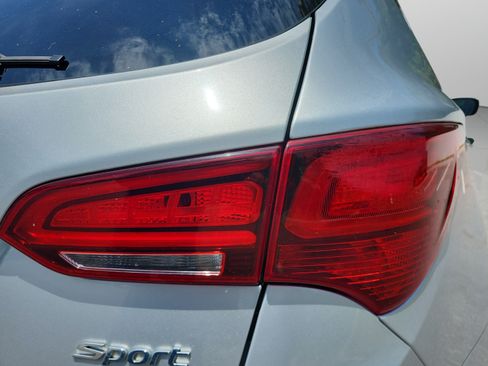 Used 2017 Hyundai Santa Fe Sport FWD image 31