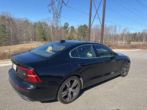 Used 2019 Volvo S60 T5 Inscription image 4