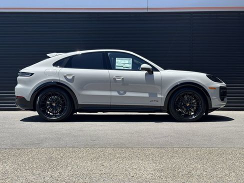 New 2026 Porsche Cayenne GTS AWD/4WD image 9