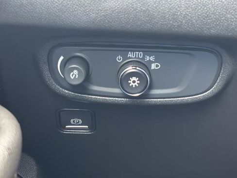 Used 2020 GMC Terrain SLE w/ Driver Convenience Package image 33