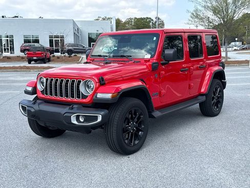 Used 2025 Jeep Wrangler Unlimited Sahara image 3