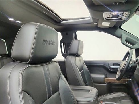 Used 2021 Chevrolet Silverado 1500 High Country w/ Technology Package image 22