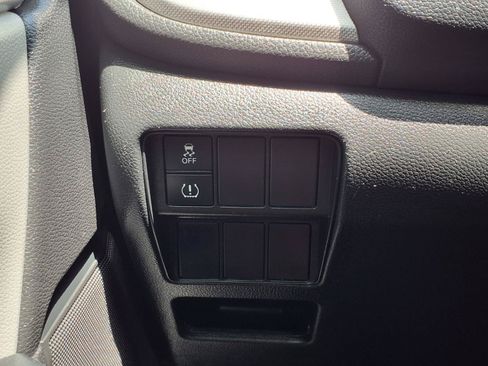 Used 2017 Honda CR-V LX image 12