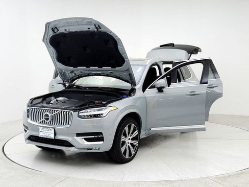 New 2025 Volvo XC90 B6 Plus w/ Protection Package Premier image 9