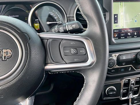 Used 2023 Jeep Wrangler Unlimited Sahara image 21