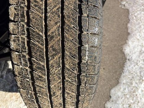 Used 2025 Chevrolet Suburban High Country image 11