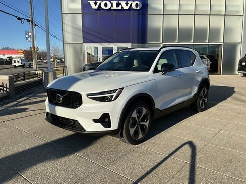 New 2026 Volvo XC40 B5 Plus w/ Protection Package Premier image 2