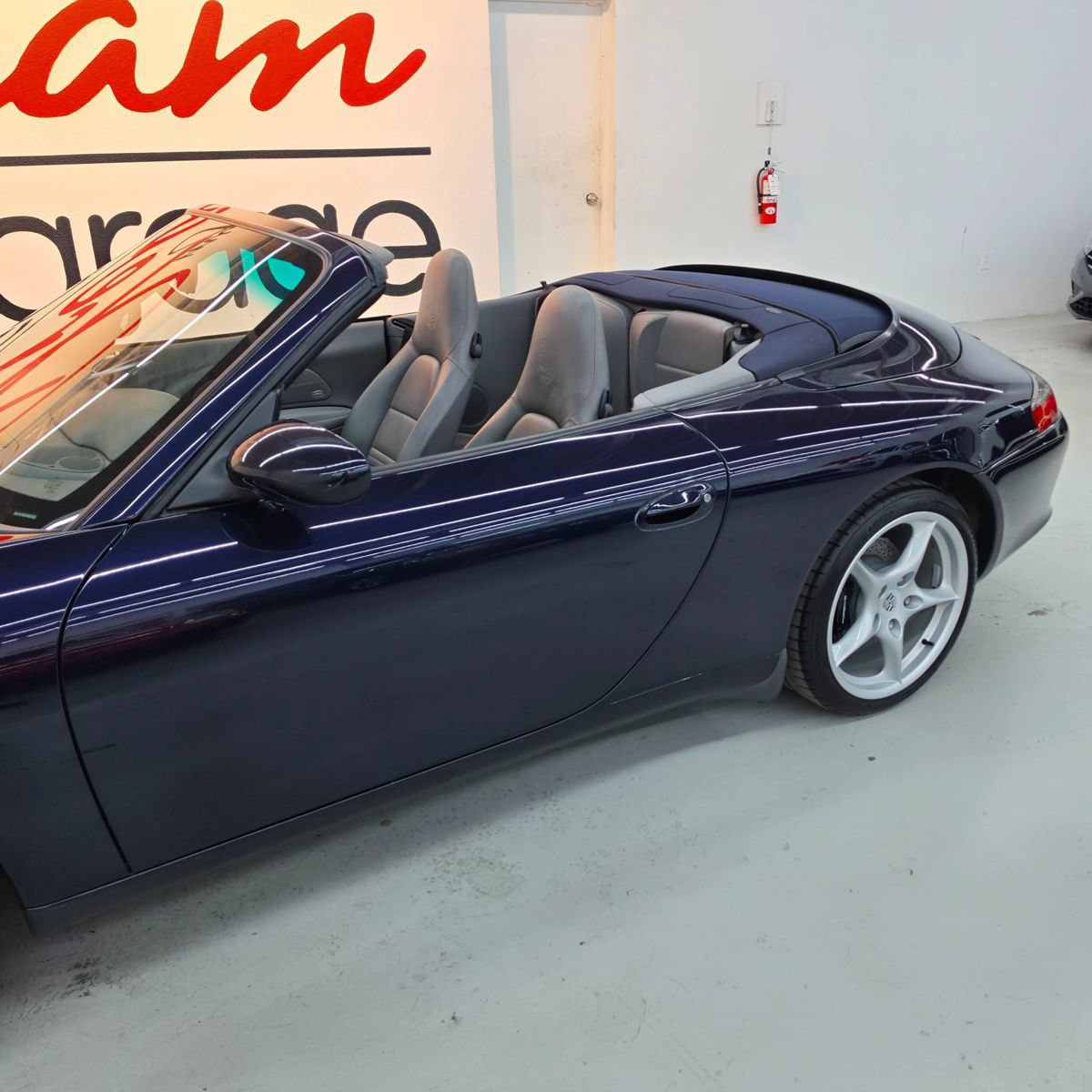 Used 2004 Porsche 911 Carrera 4 AWD/4WD image 3